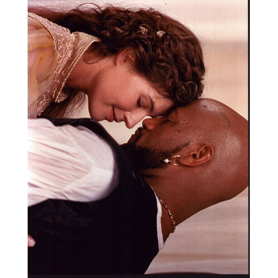 Ir�ne Jacob And Laurence Fishburne In Othello Photo Print (16 x 20) - Item # MVM56984