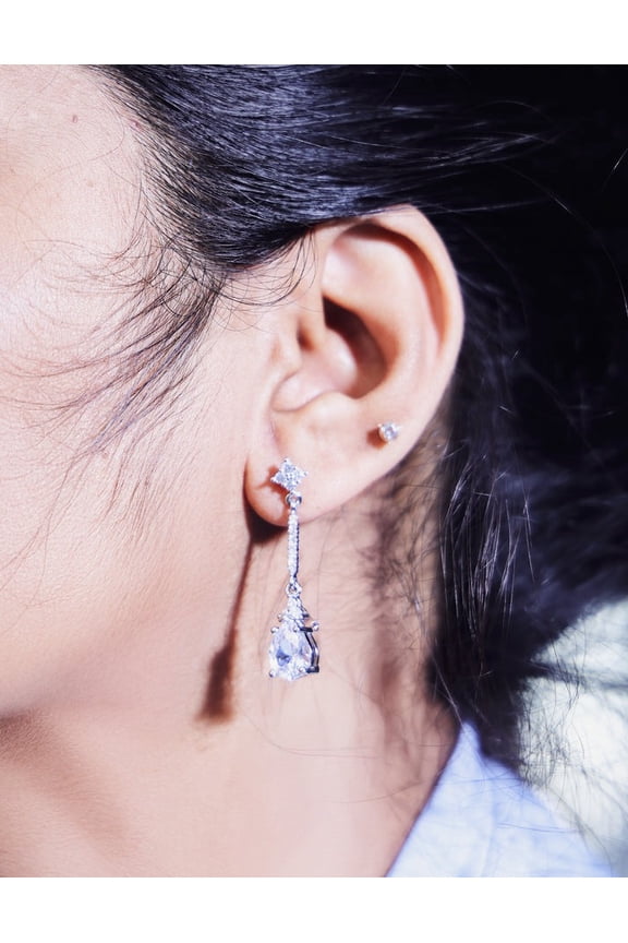 Sparkling Silver Island Diamond Earrings in 925 Sterling Silver Oval Cut Zircon Stud Earrings, Perfect for Special Occasions