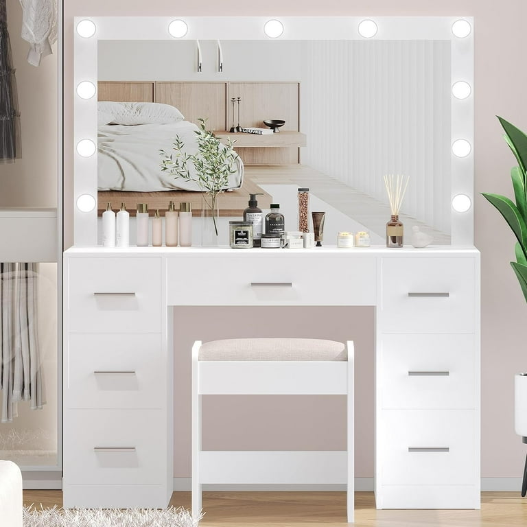 Girls bedroom vanity 2025