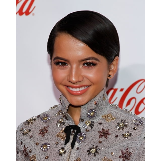Isabela Moner At Arrivals For Cinemacon 2017 Big Screen Achievement ...