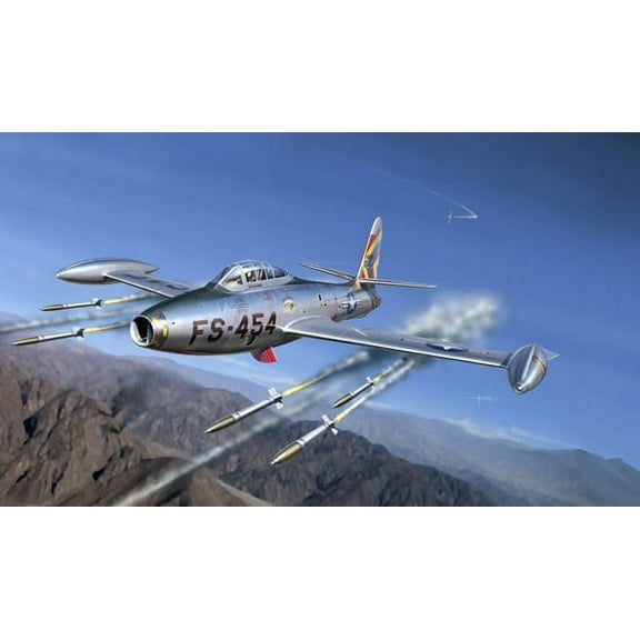 Italeri 1321 1:72 F84G Thunderjet Fighter