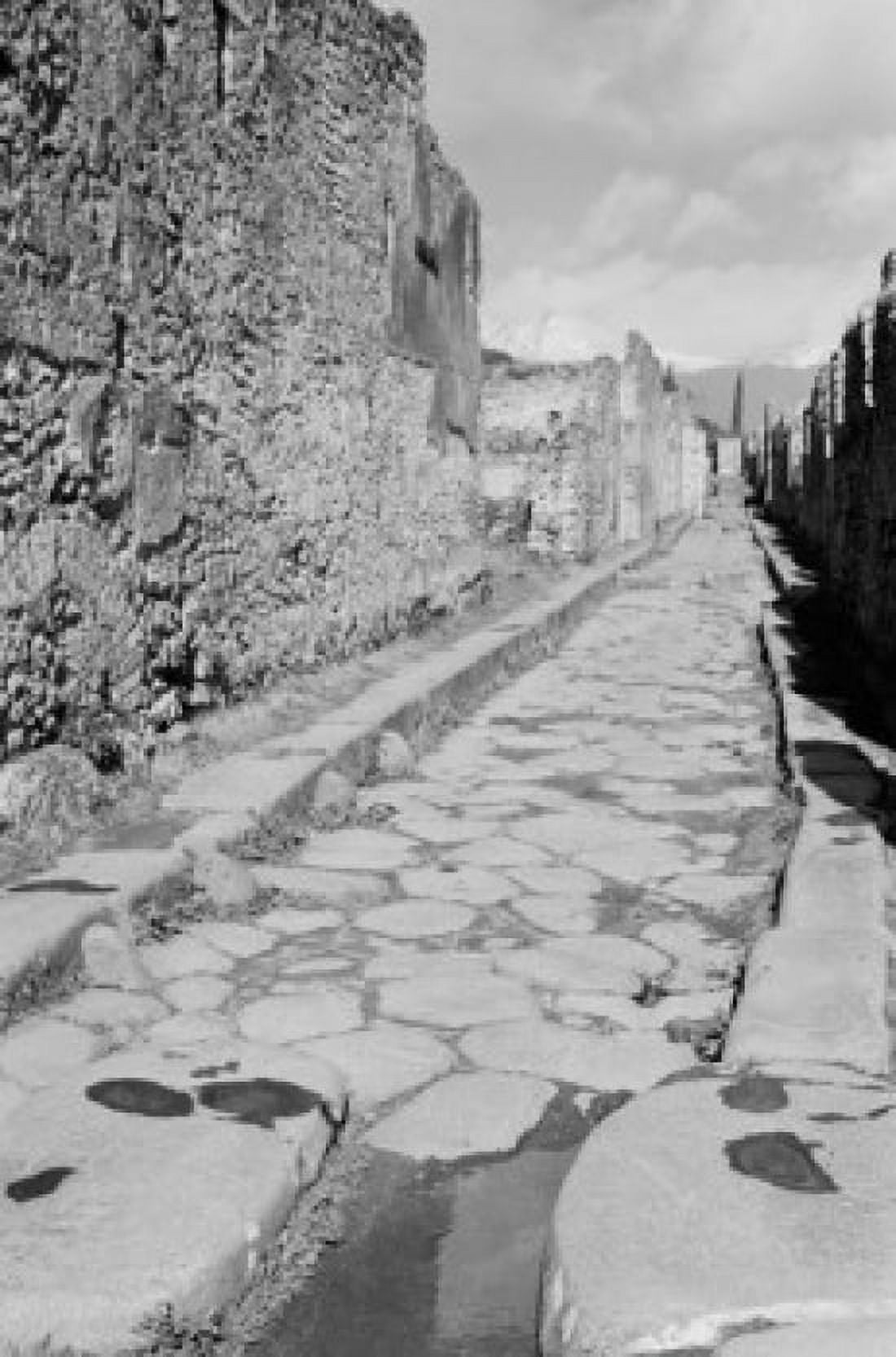 Italy Campania Pompeii Old Roman road past ruins Canvas Art - (18 x 24)