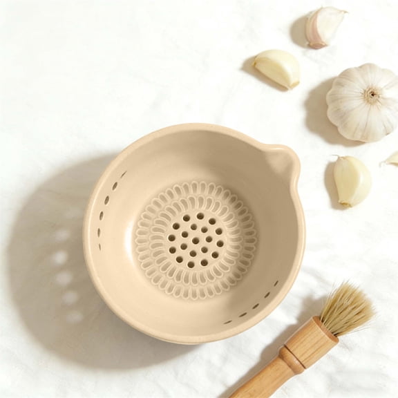 Iuhan Handmade Garlic Shredder Bowl, 7-Hole Herb Grater Manual Garlic Press, Resin Garlic Mincer Crusher for Kitchen Cooking, Garlic Chopper Gadget for Fresh Herbs Ginger