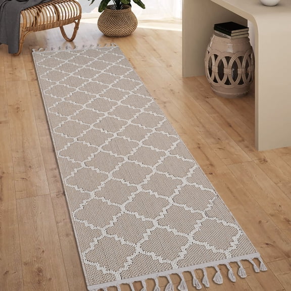 Ivory Trellis Area Rug, Medium Pile / Stain Resistant, Ideal for Entryways