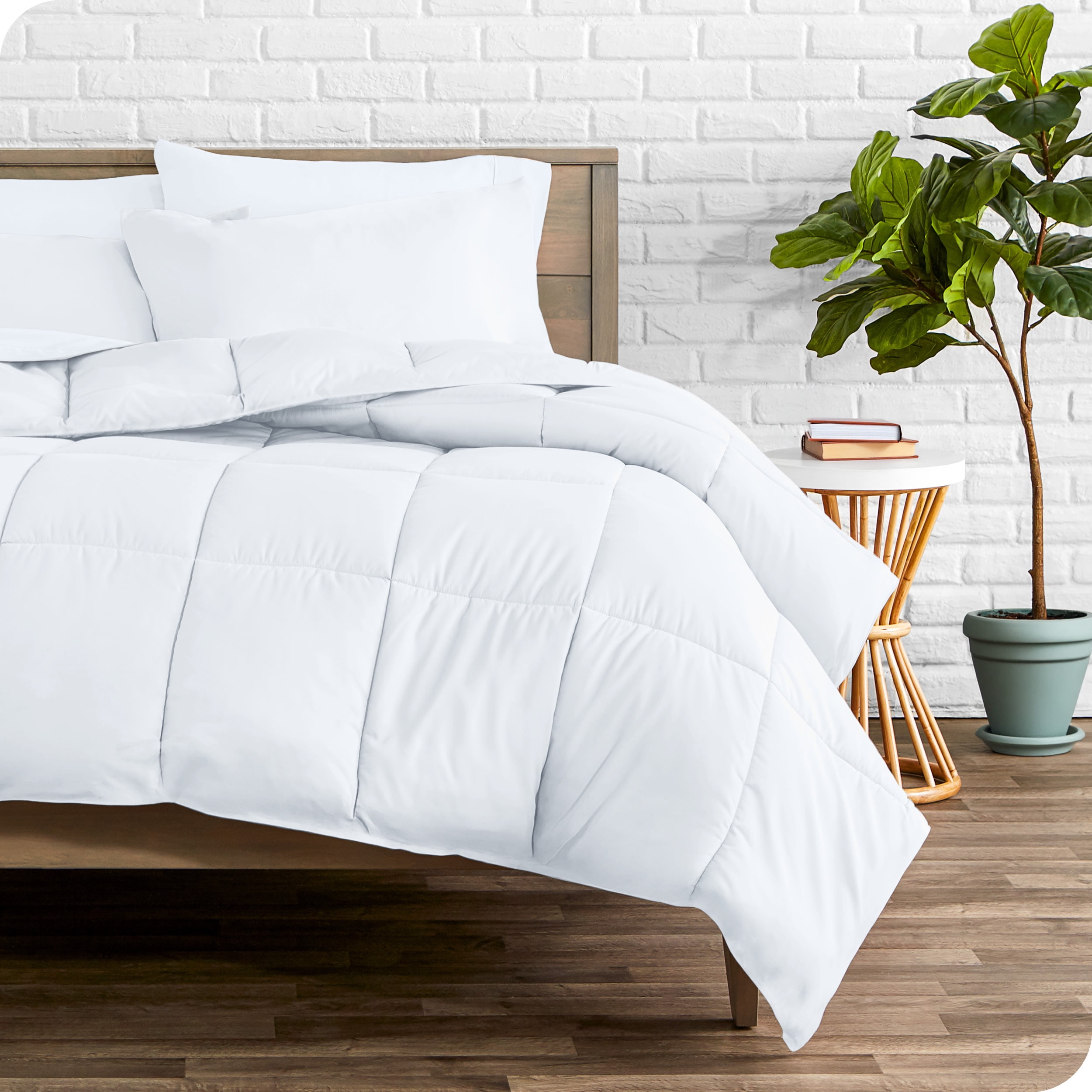Full White Down Alternative Microfiber Comforter Set
