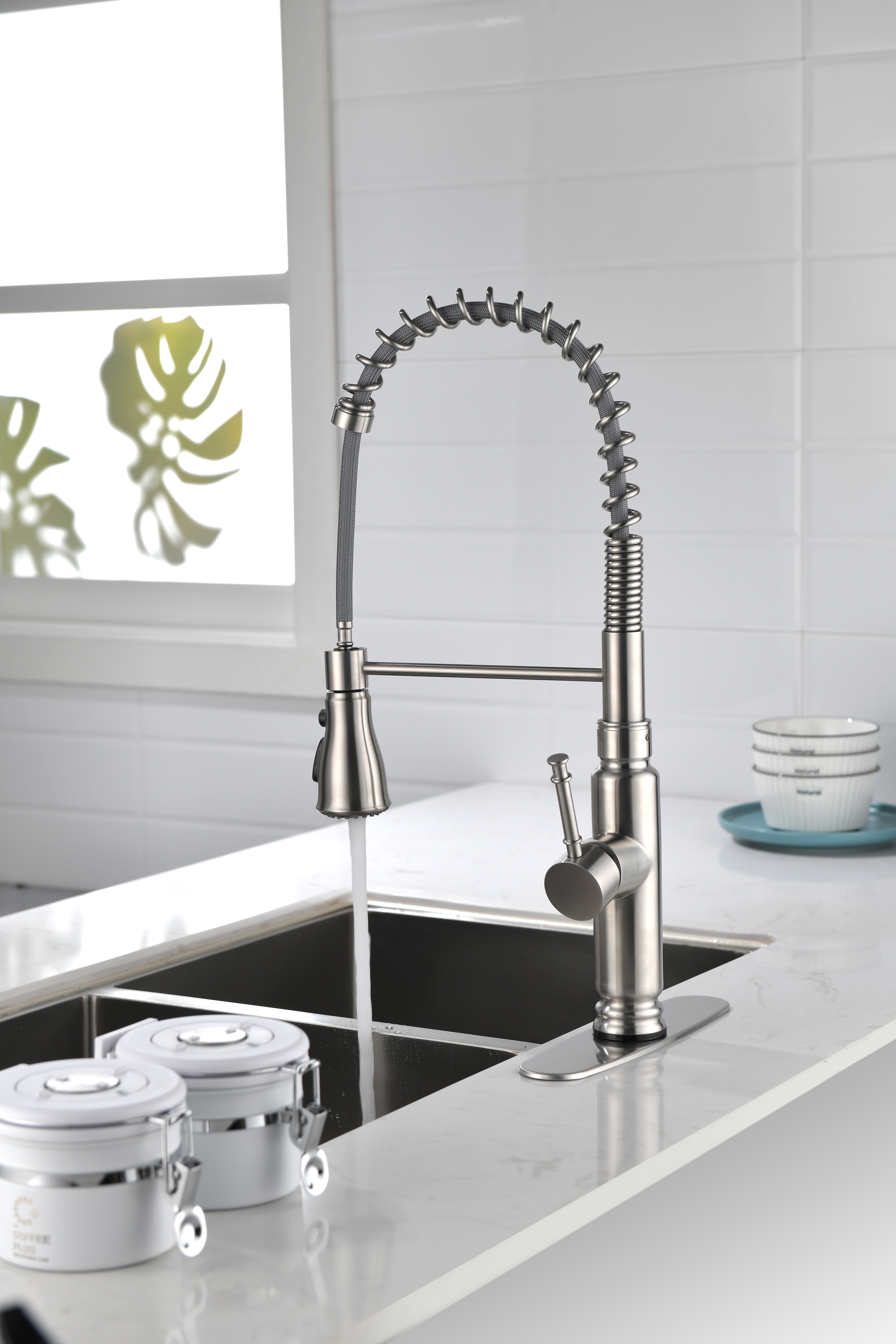 Izzovium Touch Kitchen Faucet with Pull Down Sprayer, Brushed Nickel Stainless Steel, 360-Degree Rotating Nozzle, Single Handle Control for Easy Water Temperature Adjustment