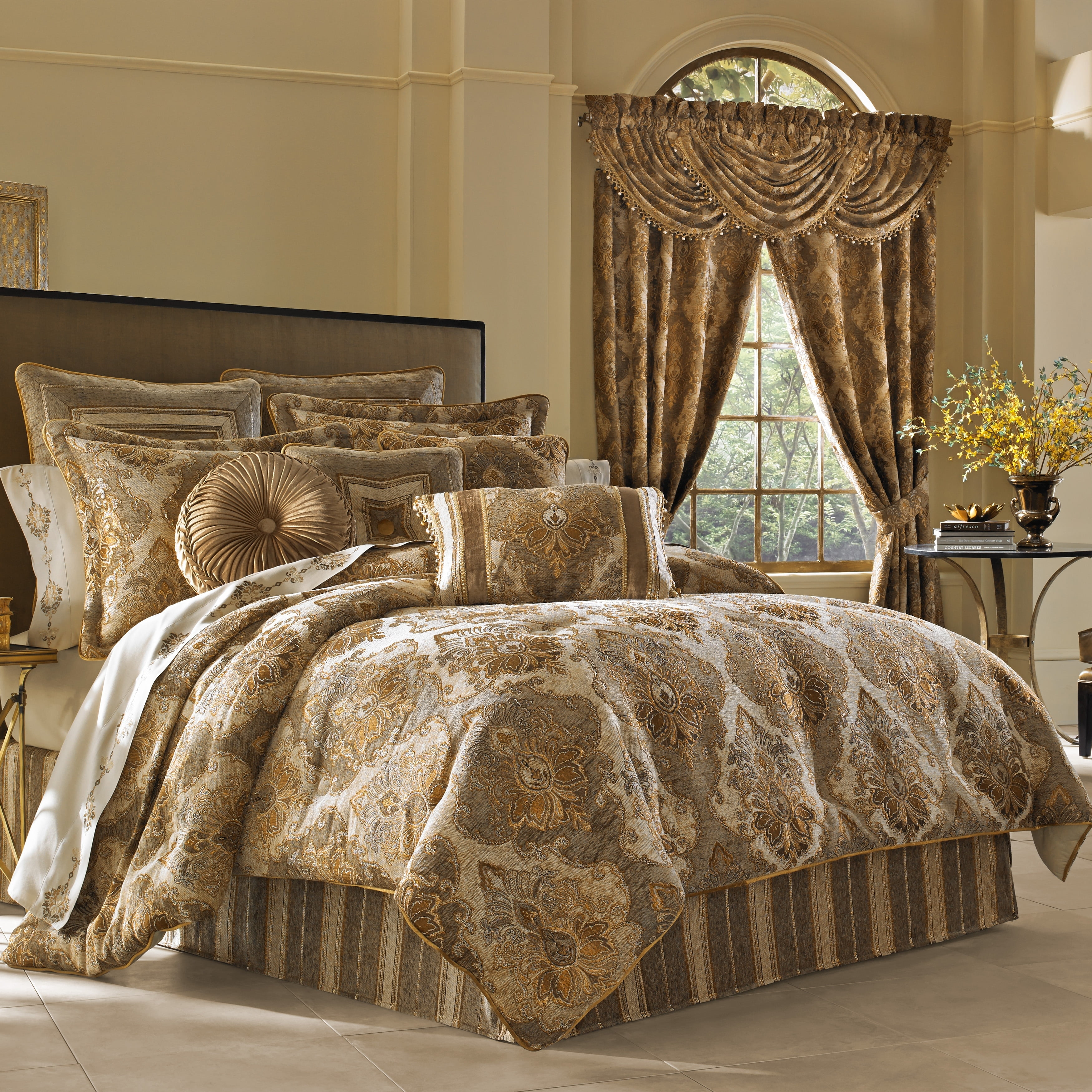 Bradshaw Natural Chenille Damask King Comforter Set