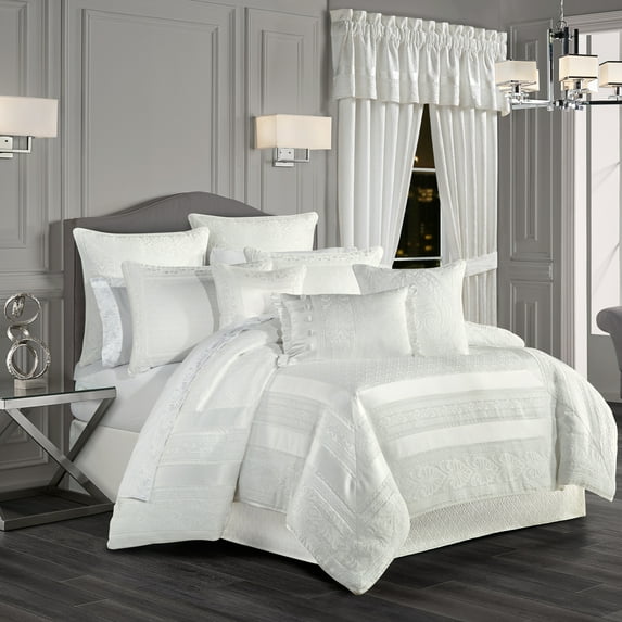 J. Queen New York Epic Comforter Set King