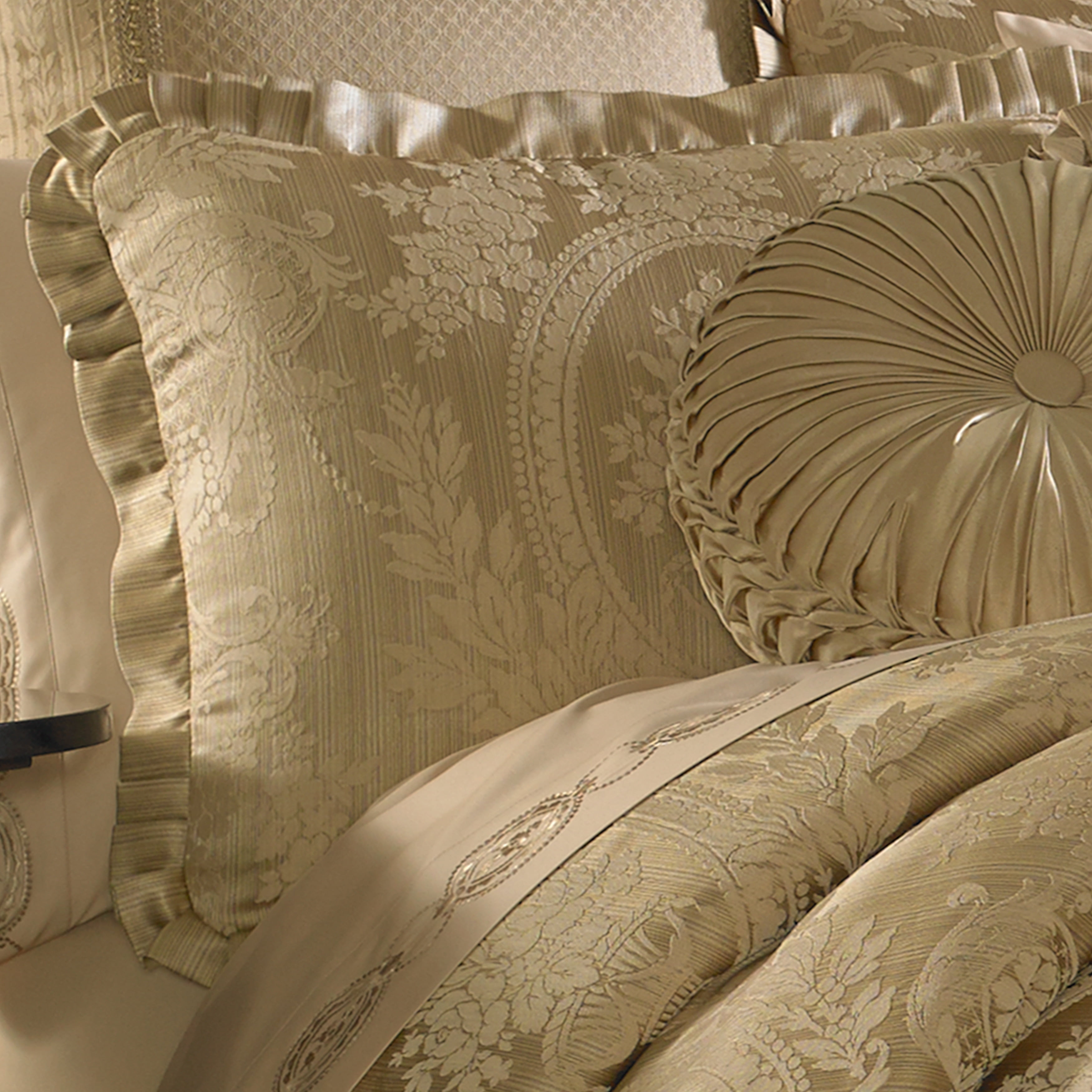 King Gold Reversible Comforter Set with Pleated Corners