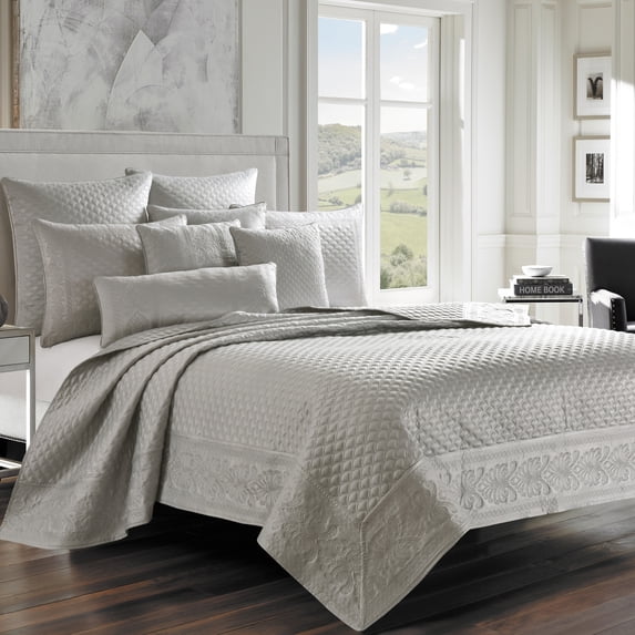 J. Queen New York Lyndon Coverlet Quilt Silver Full - Queen
