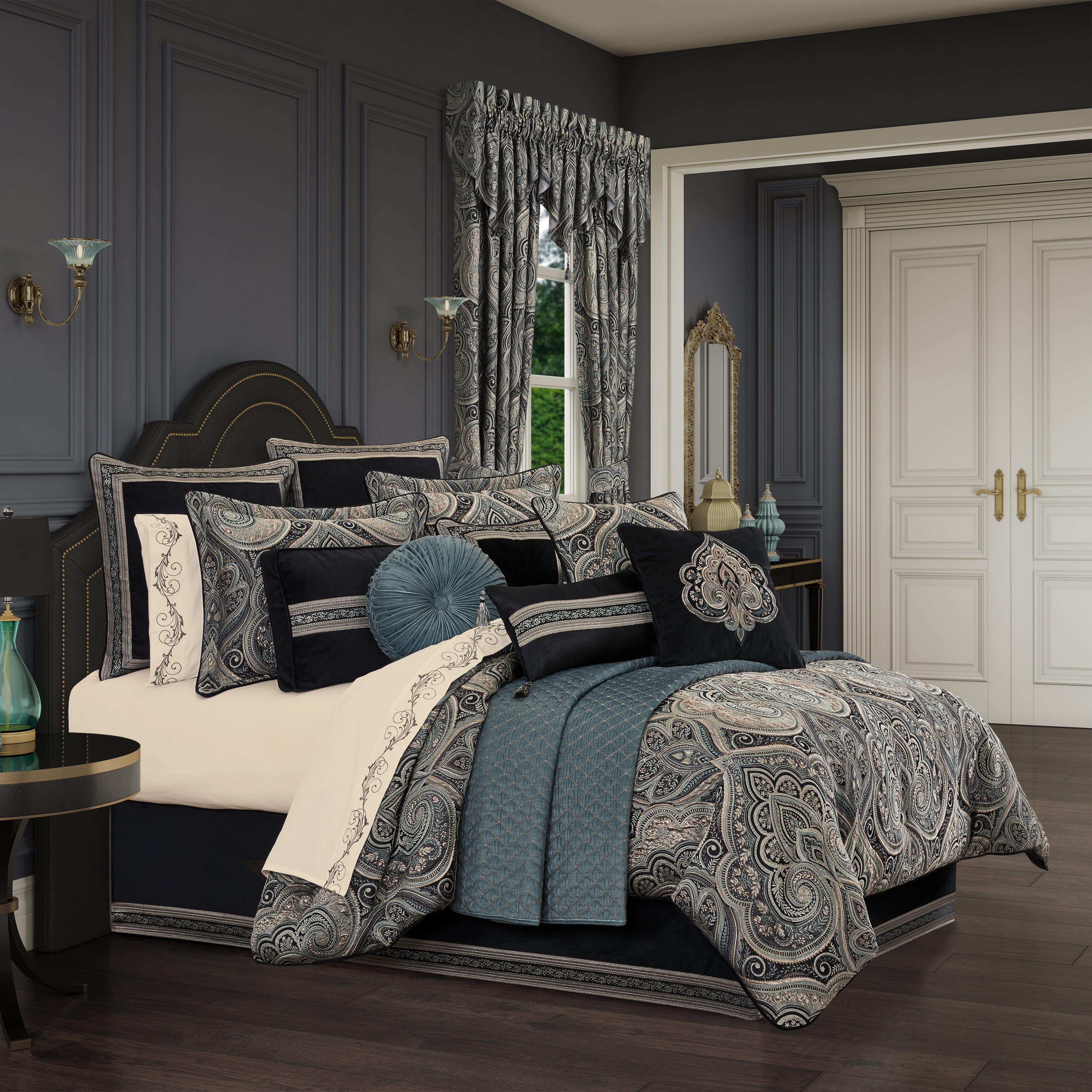 Queen Black and Teal Reversible Comforter Set