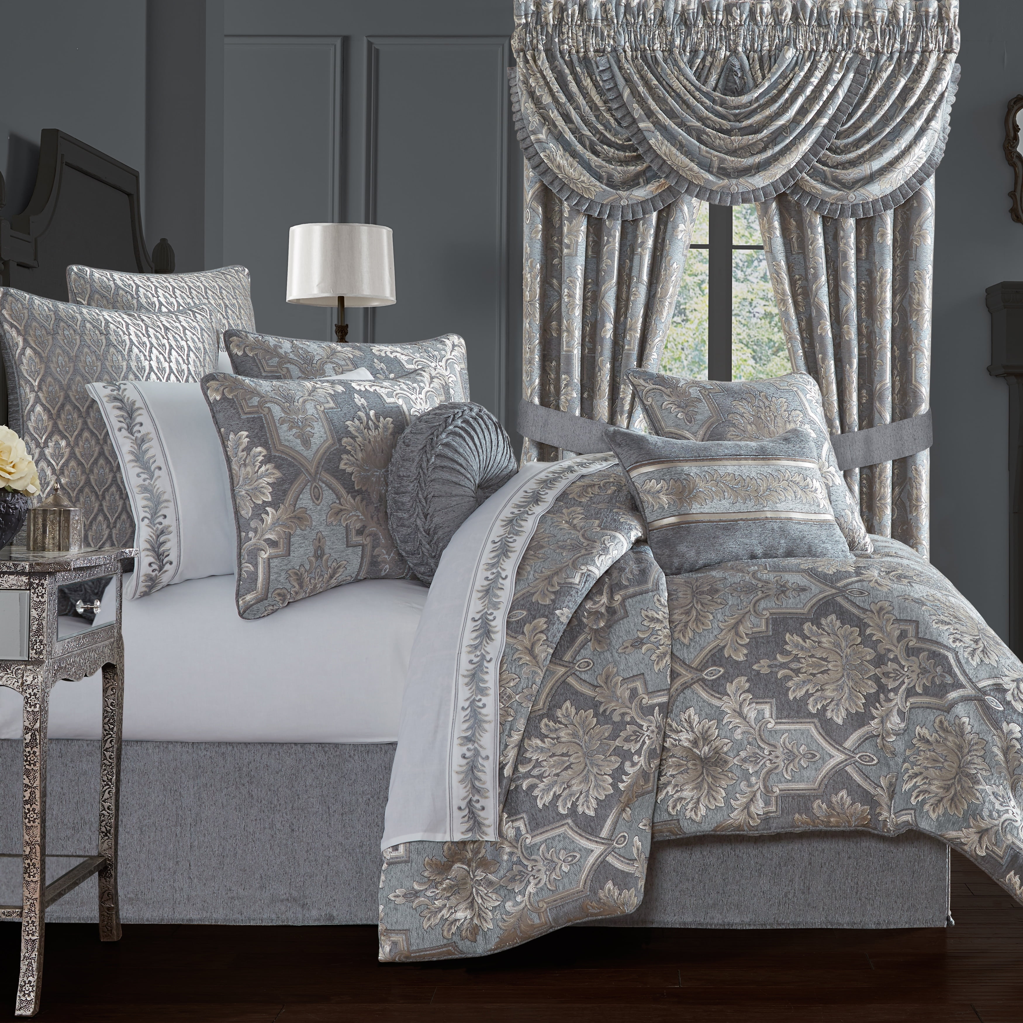 Powder Blue Chenille Damask Queen Comforter Set with Zipper Closure