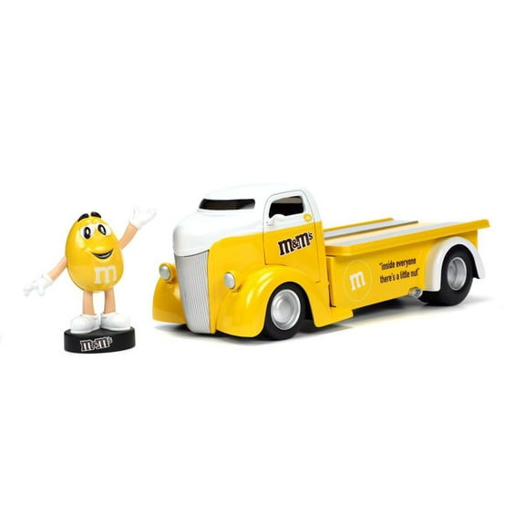 JADA TOYS 1/24 - FORD COE Flatbed Truck with M&M'S Yellow Figure - 1947