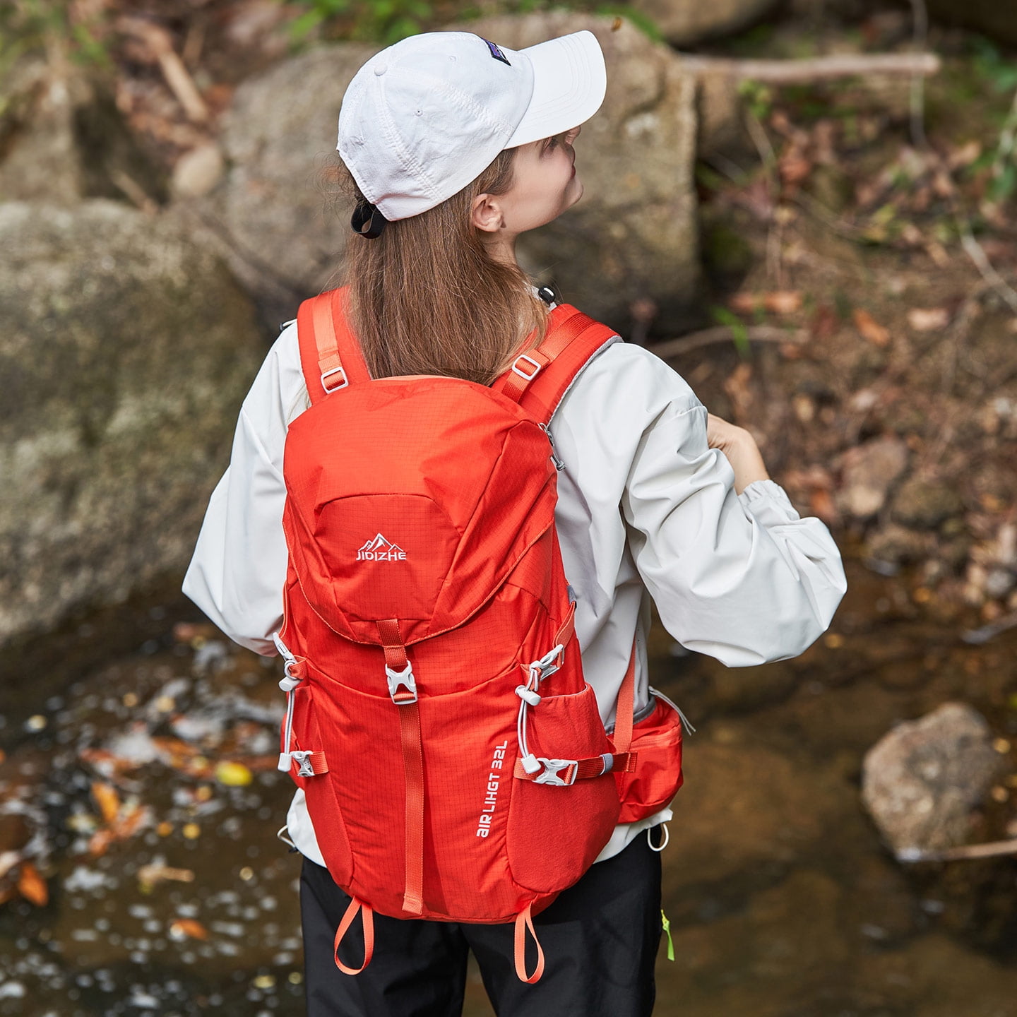 JIDIZHE 32L Polar Explorer Hiking Backpack, Lightweight Water-Resistant Outdoor Travel Backpack for Men & Women, Red