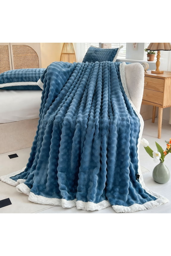 Cozy Fleece Throw Blanket, Breathable Blanket for Year-Round Comfort, Durable Material, Perfect for Living Room and Nap Time
