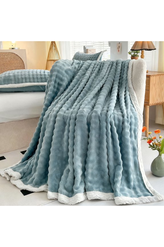 Cozy Fleece Throw Blanket, Breathable Blanket for Year-Round Comfort, Durable Material, Perfect for Living Room and Nap Time