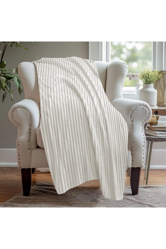 Oversized Fleece Blanket - Extra Large Soft and Warm Throw for Queen Beds, Luxurious Weave Design for Ultimate Comfort, Machine Washable for Easy Care