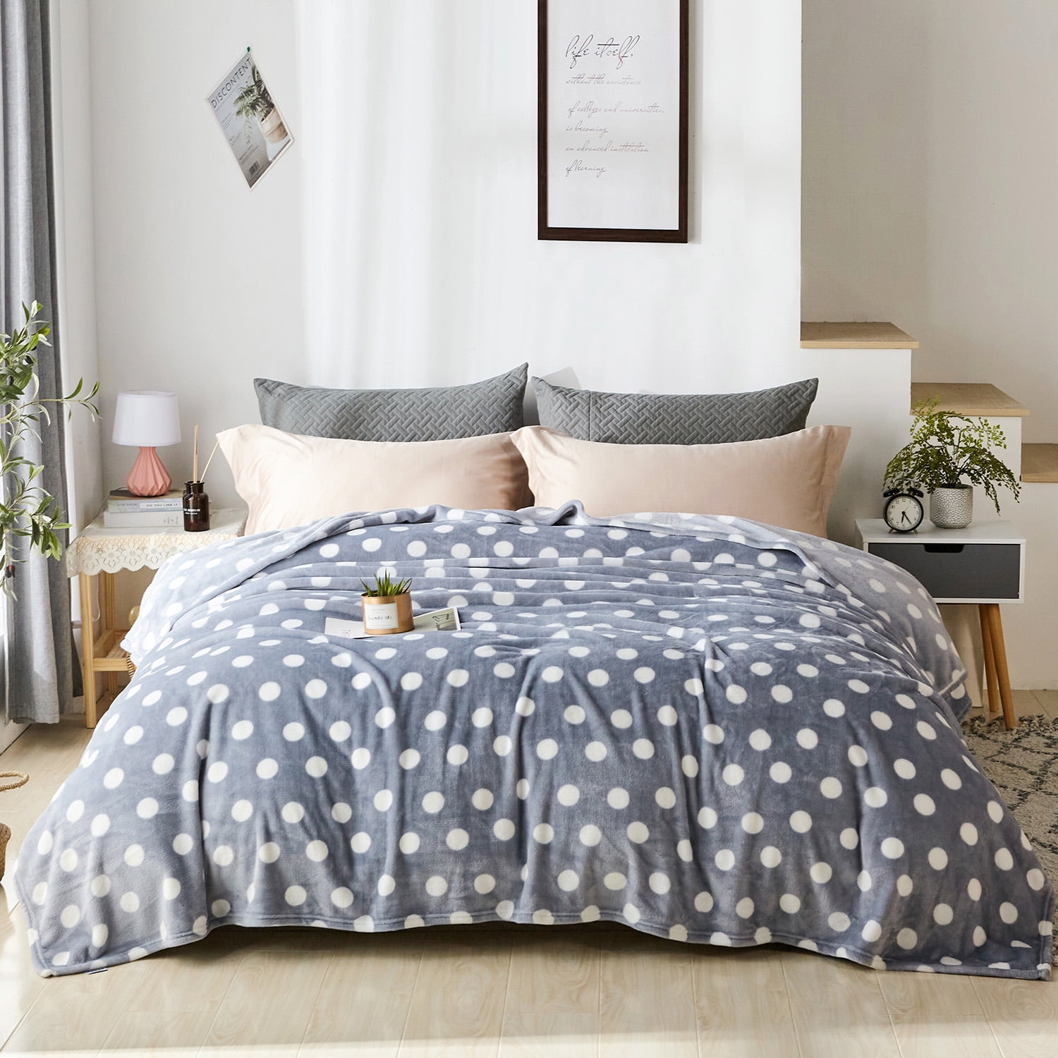 JML Blue, White, Multi-color Printed Polyester Reversible Bed Blanket Queen