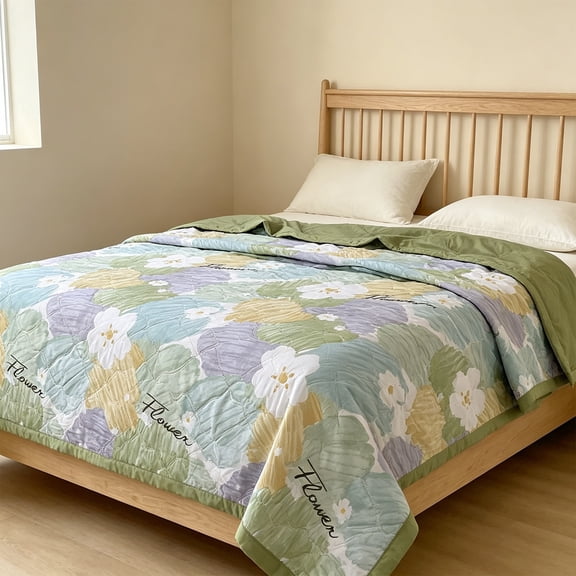 JOGZMZ Lightweight Summer Quilt Floral Printed Polyester Washable Air Conditioning Blanket 71x79 Inch for Bedroom and Guest Room