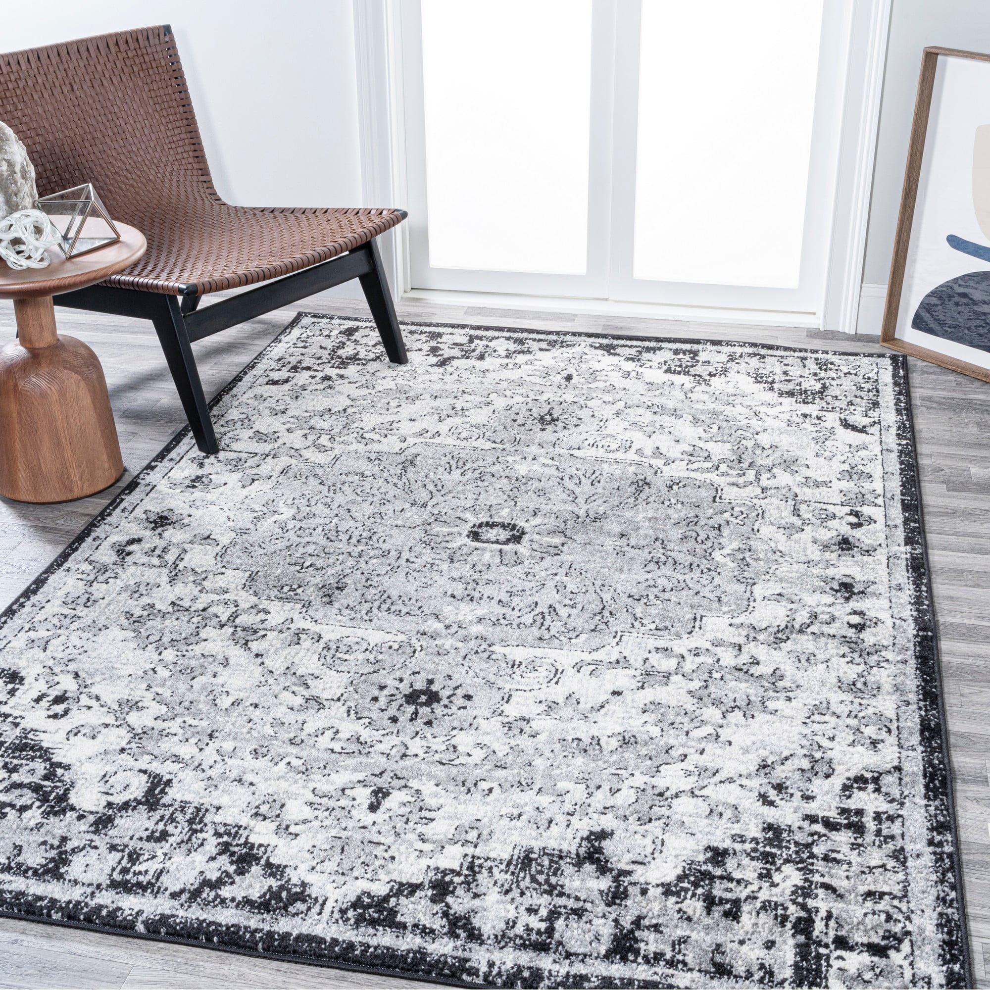 Gray and Black Medallion Synthetic 4' x 6' Area Rug
