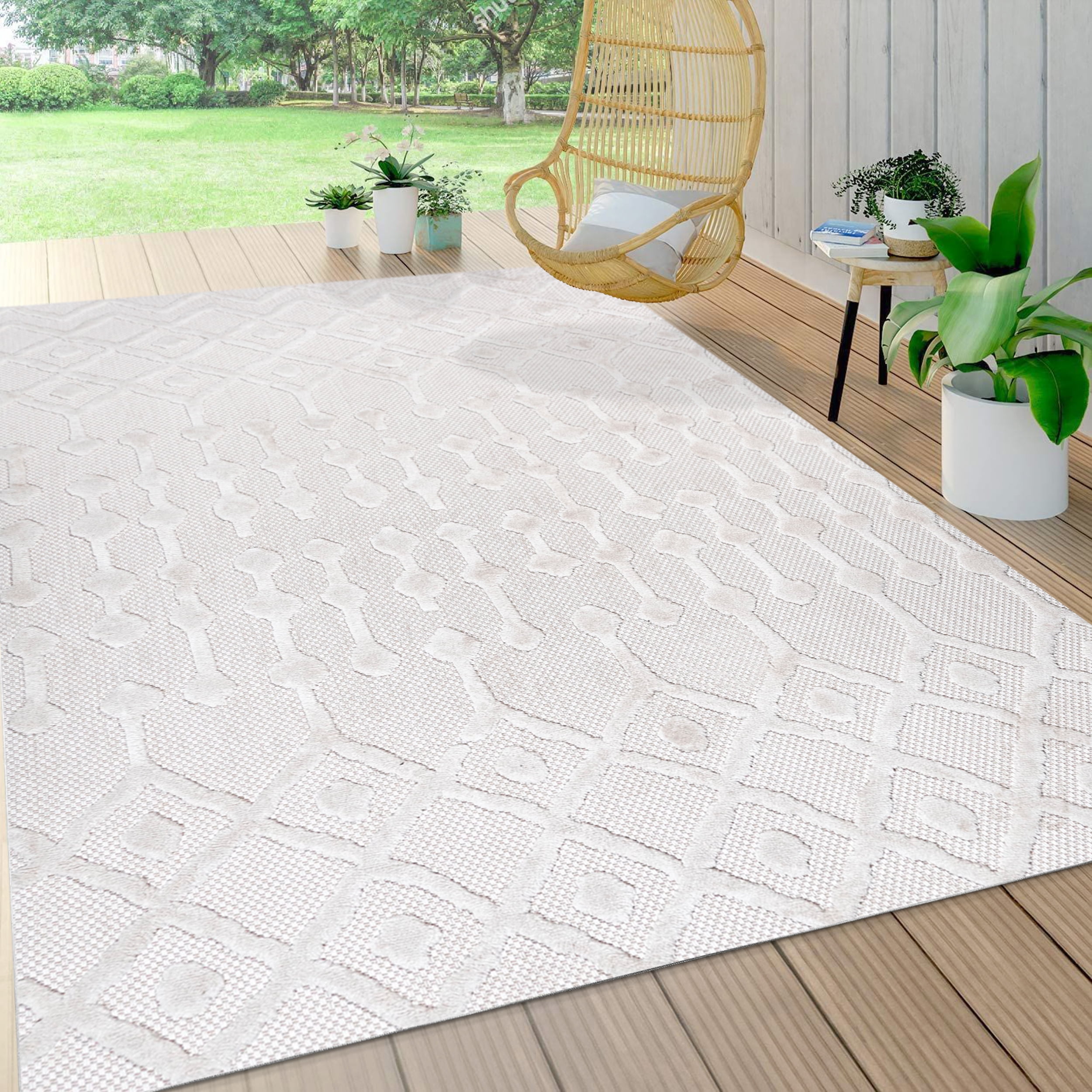 Ivory Diamond 4' x 6' Handmade Synthetic Indoor/Outdoor Rug