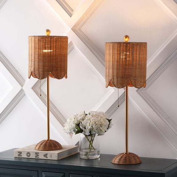 JONATHAN Y Celerie 27.5" Coastal Bohemian Rattan/Iron Scalloped Buffet LED Table Lamp with Pull Chain, Natural/Brass Gold (Set of 2), JYL1138A-SET2