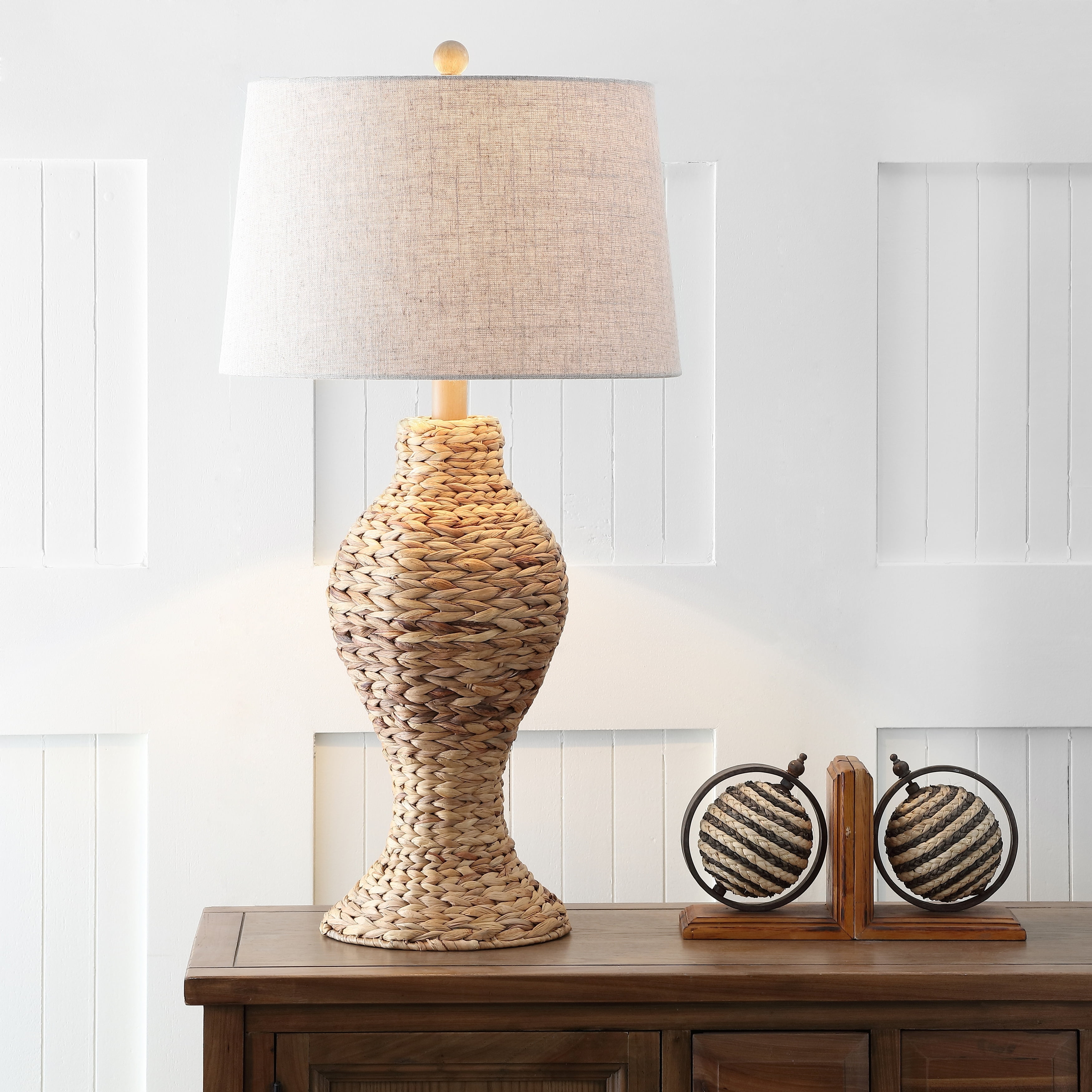 https://i5.walmartimages.com/seo/JONATHAN-Y-January-31-Seagrass-Weave-LED-Table-Lamp-Natural-by-JONATHAN-Y_582b9e21-b7fd-43b8-bdf5-9746b38cf19a.dbe0fe9795595f16f81e74e3e5310883.jpeg