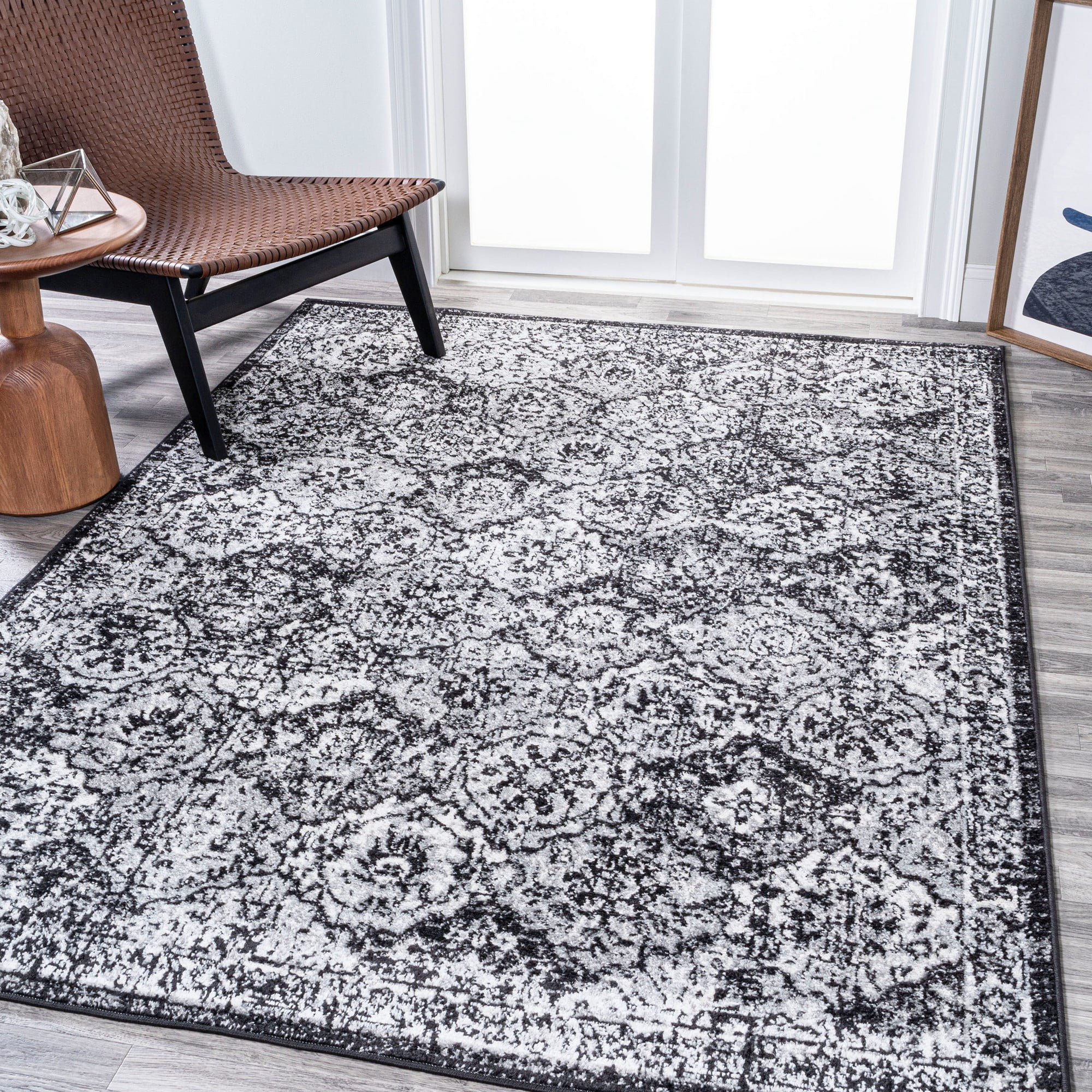 Bohemian Bliss Black/Ivory Synthetic 8' x 10' Easy-Care Area Rug