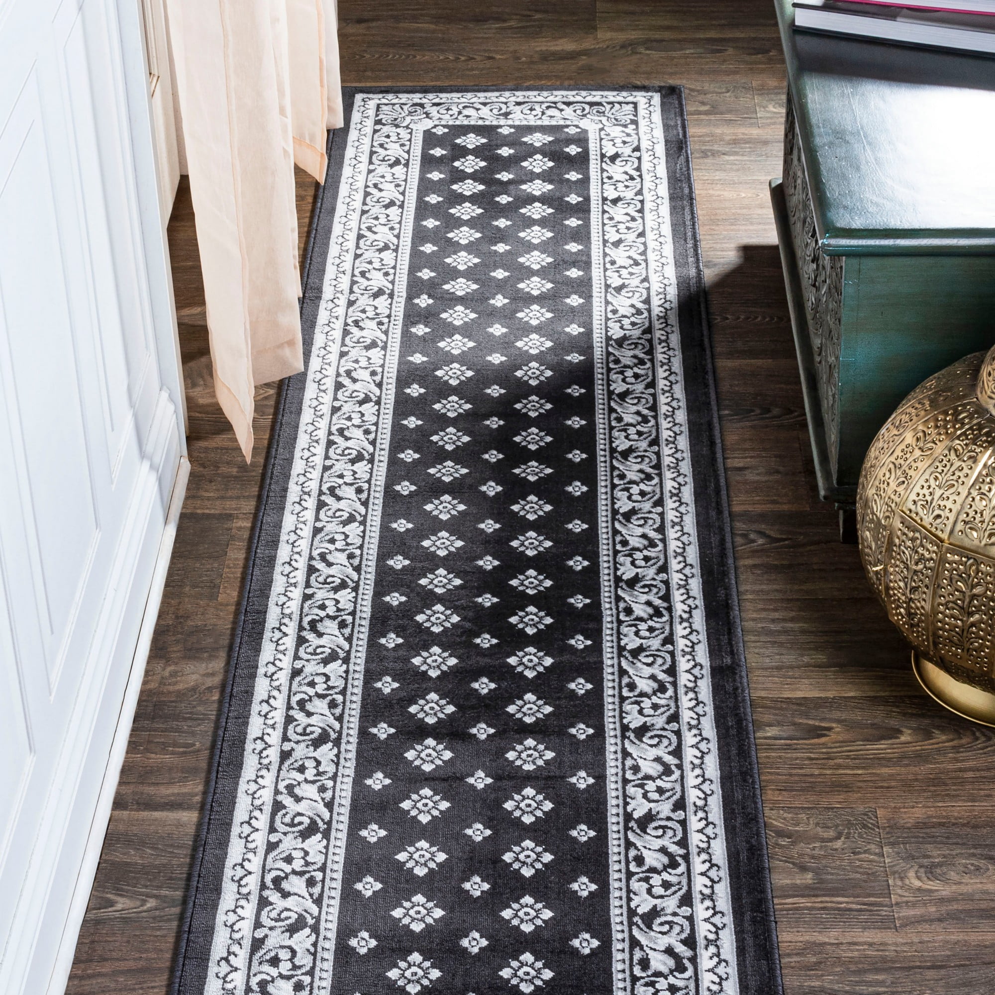 JONATHAN Y MODERN PERSIAN 2 x 8 Runner Rug, Acanthus French Border - Black/Gray, MDP504A-28