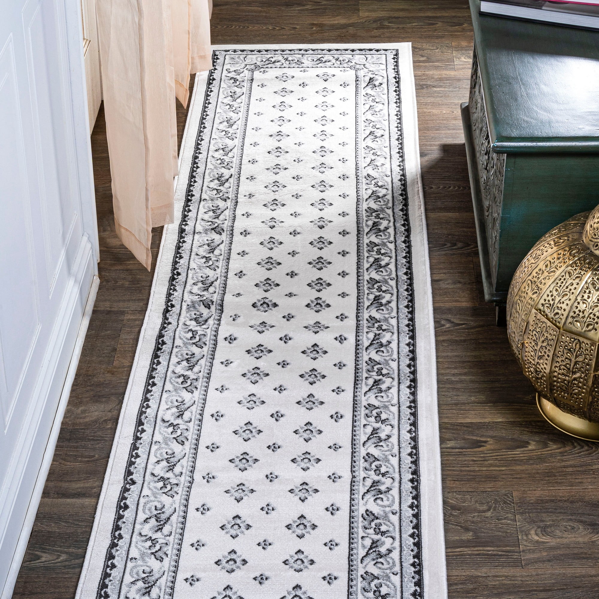 JONATHAN Y MODERN PERSIAN 2 x 8 Runner Rug, Acanthus French Border - Cream/Light Gray, MDP504B-28