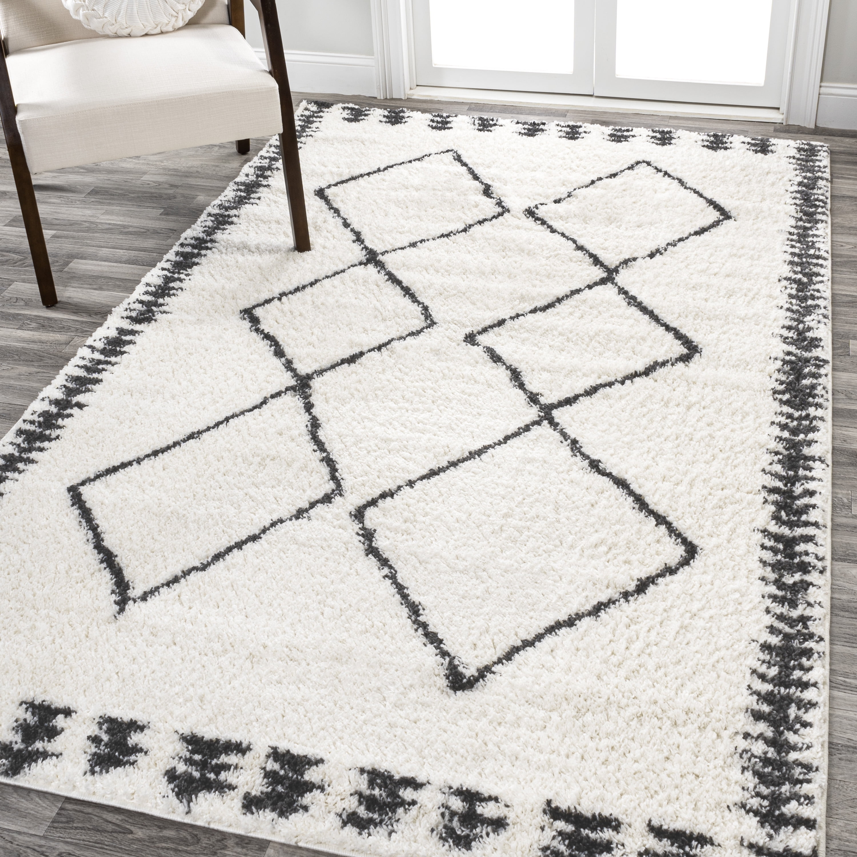 Moroccan Diamond Shag Washable Rug 4' x 6' - Black and Ivory