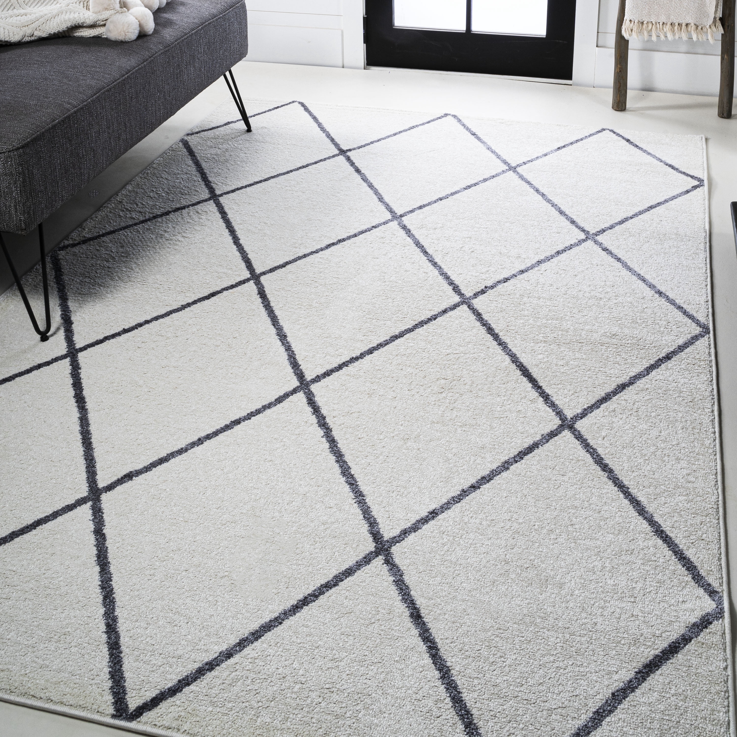 JONATHAN Y Diamond Trellis Area Rug - 4x6 Gray/White, Low Pile, Pet-Friendly, Stain-Resistant, Easy Clean