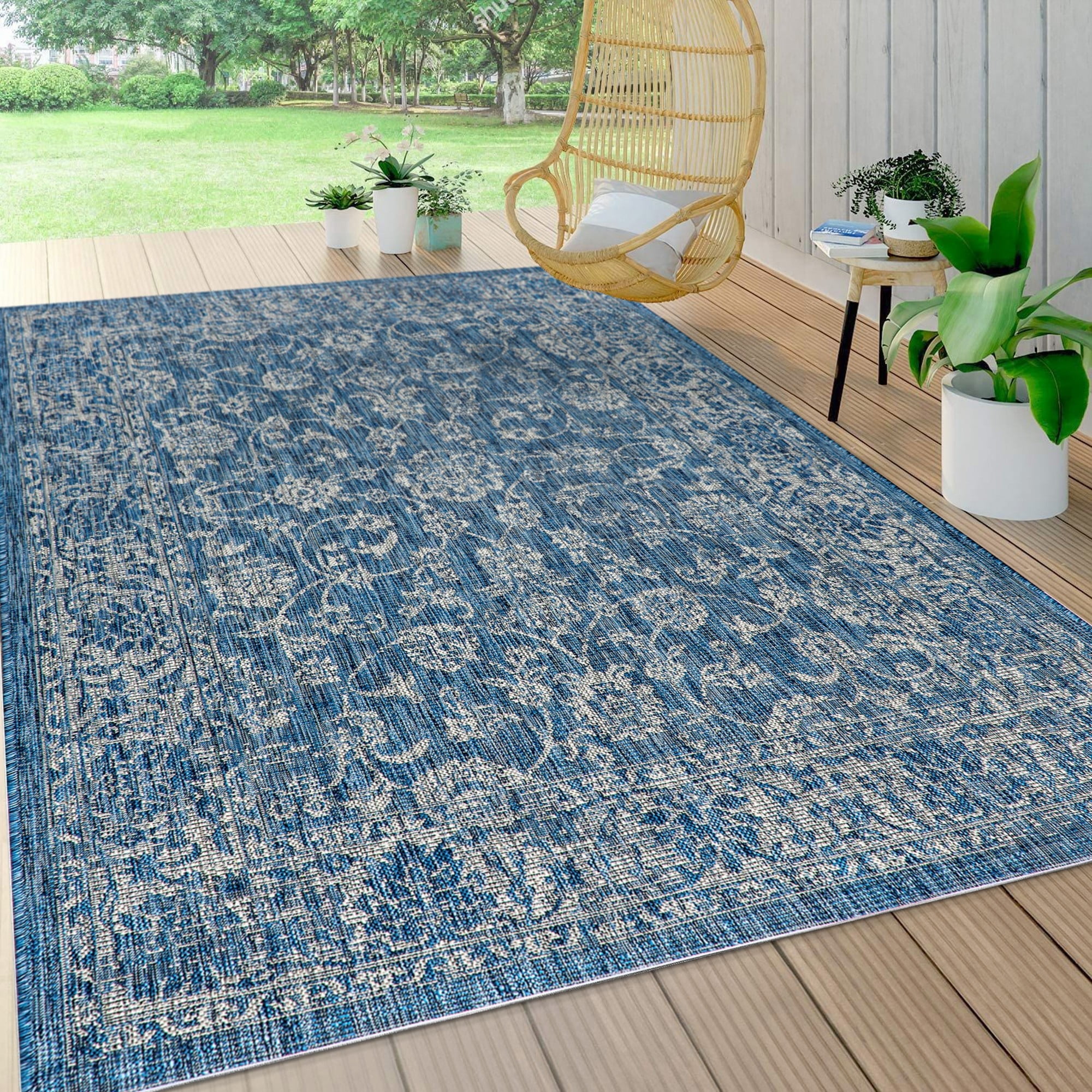 4' X 6' Gray And Ivory Floral Stain Resistant Indoor Outdoor Area Rug 4' X 6' Gray And Ivory Floral Stain Resistant Indoor Outdoor Area Rug