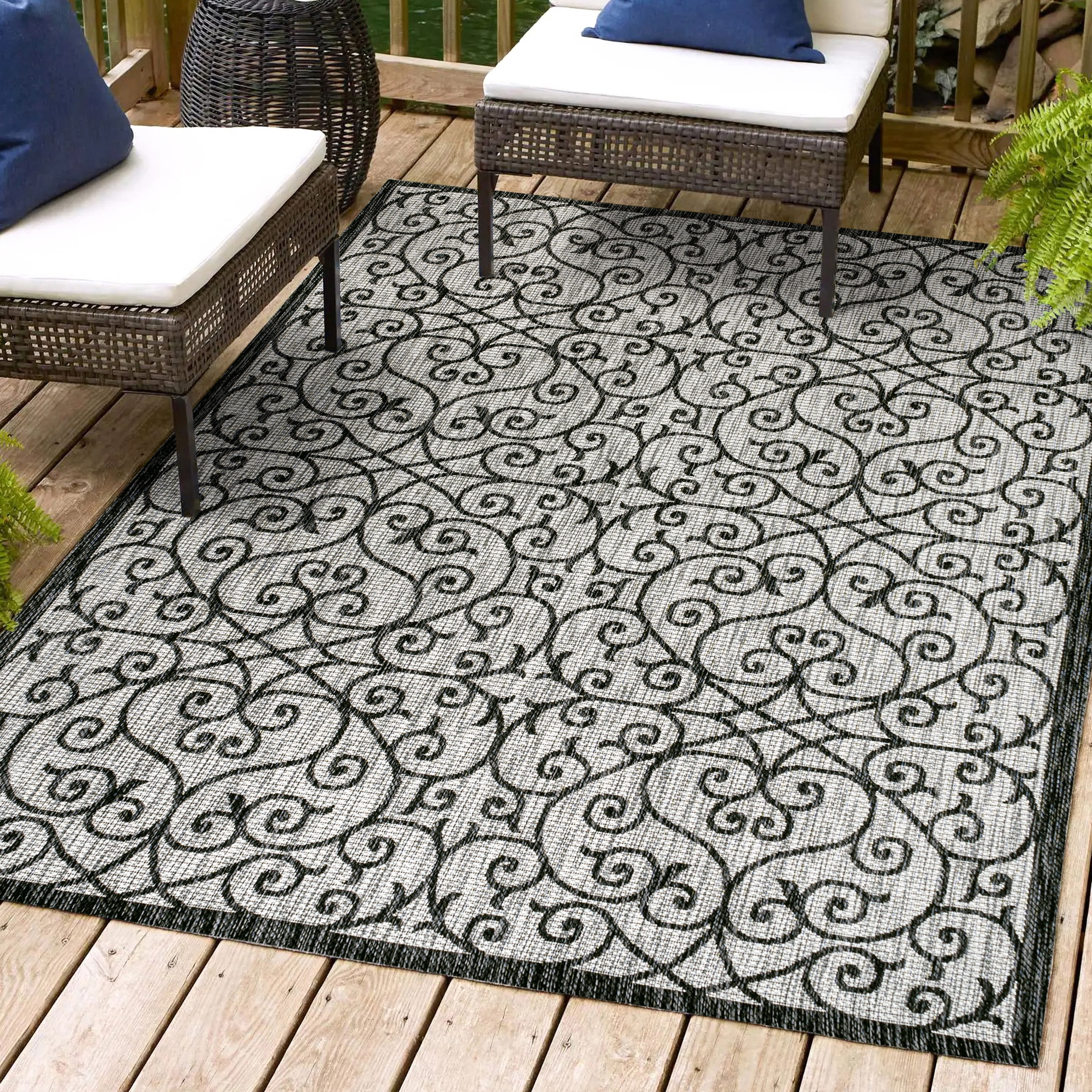 Boho-Chic Spanish Filigree Light Gray & Black 9'x12' Outdoor Rug