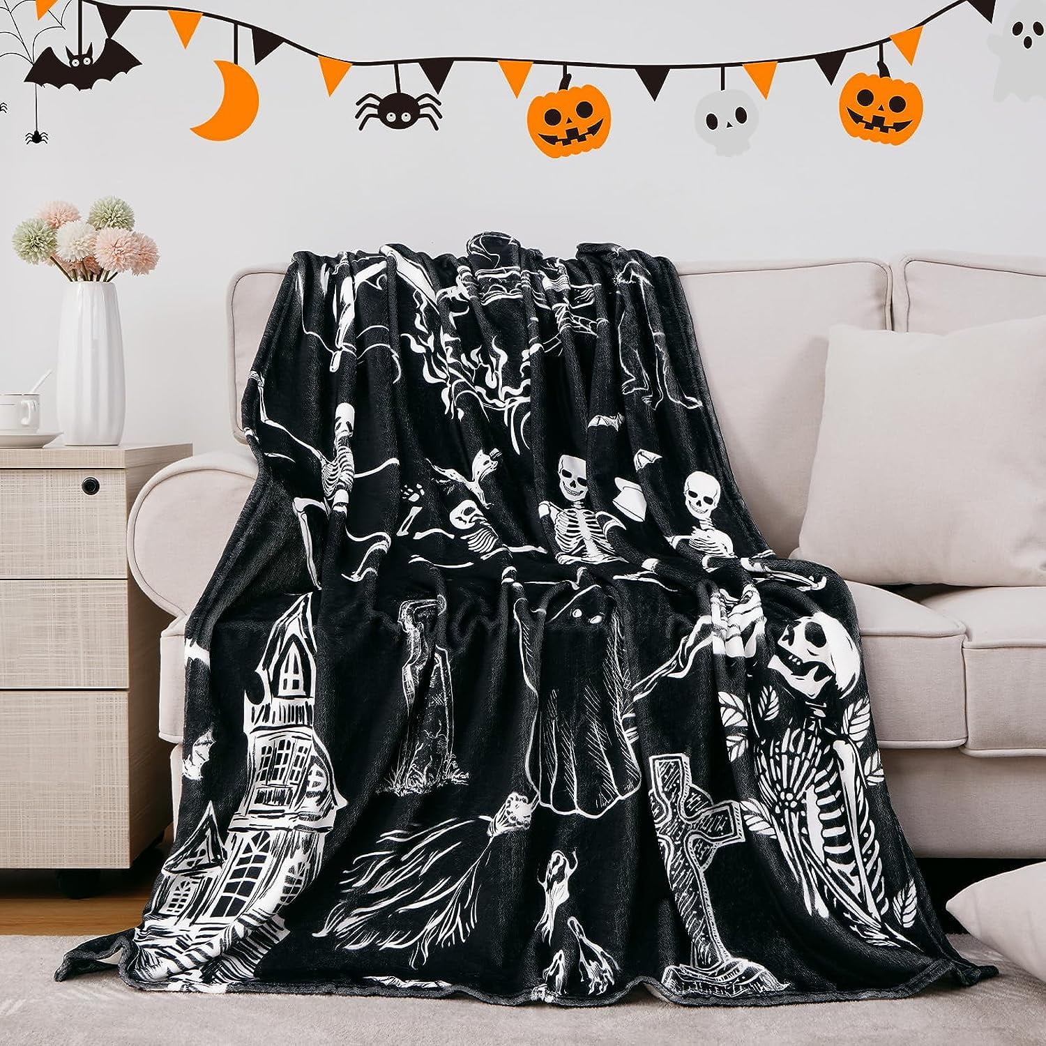 JOOCAR Halloween Blanket Throw, Funny Dancing Skeleton Soft Flannel 
