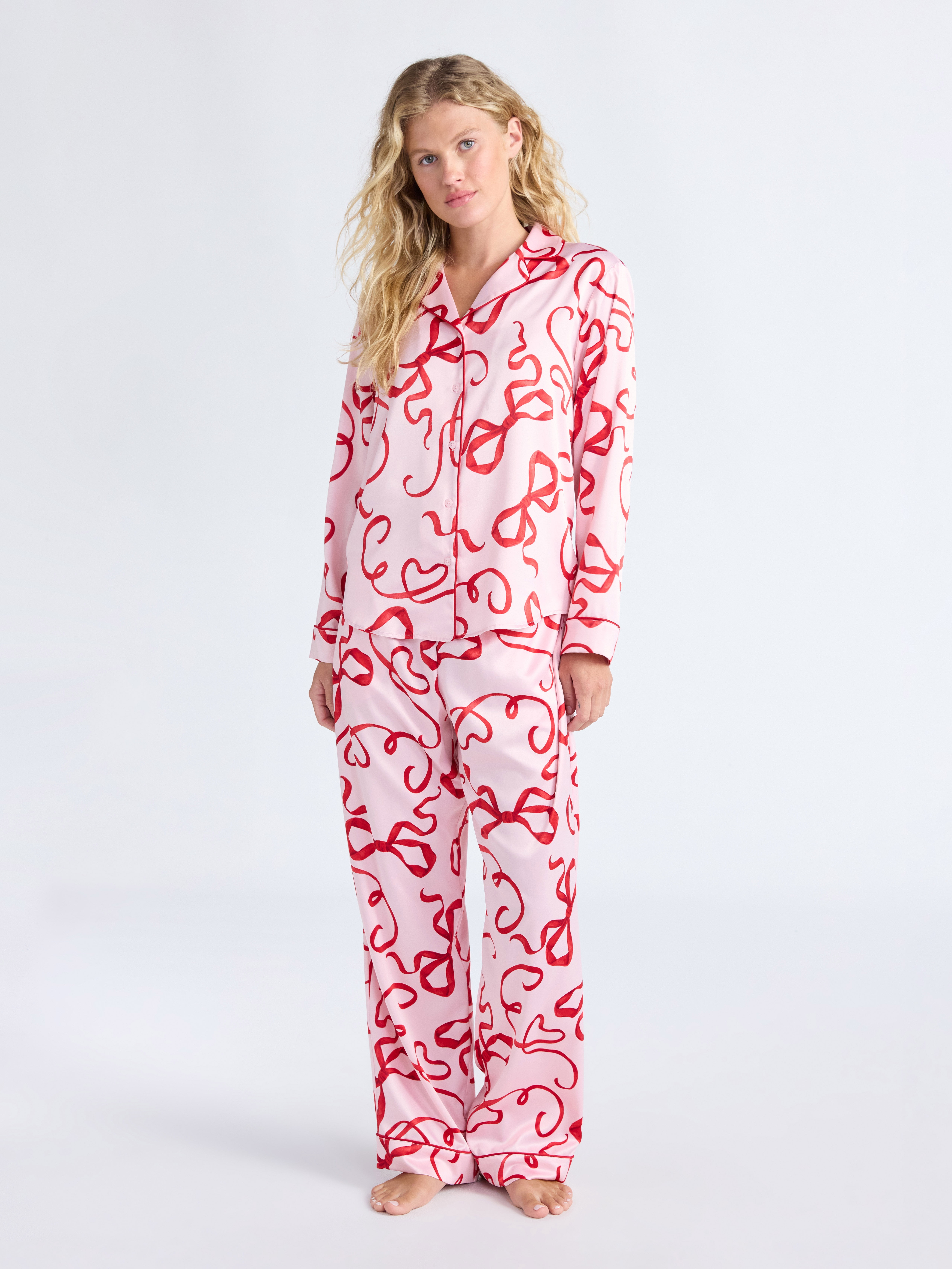 Joyspun Women’s Stretch Satin Notch Long Sleeve Top and Pants Pajama Set, 2-Piece, Sizes XS-3X