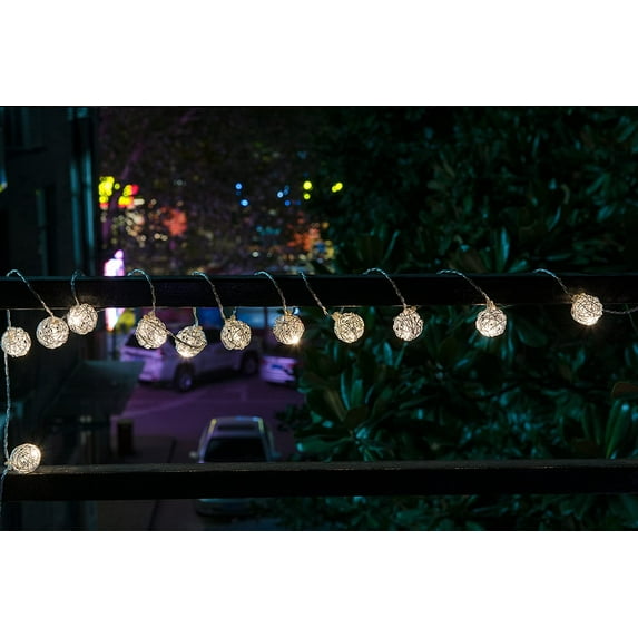 JUNELILY Christmas 30 LED Lantern Hanging String Lights Battery-Powered - Metal Wire Spheres (9ft)