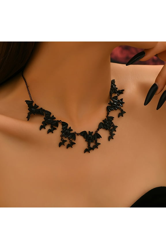 1pc Gothic Punk Bat Necklace - Dark Hanging pendant with Chains, Elegant Gothic Jewelry for Women, Halloween Party Costume Accessory or Everyday Gothic Jewelry - Year-Round Wearable Chains