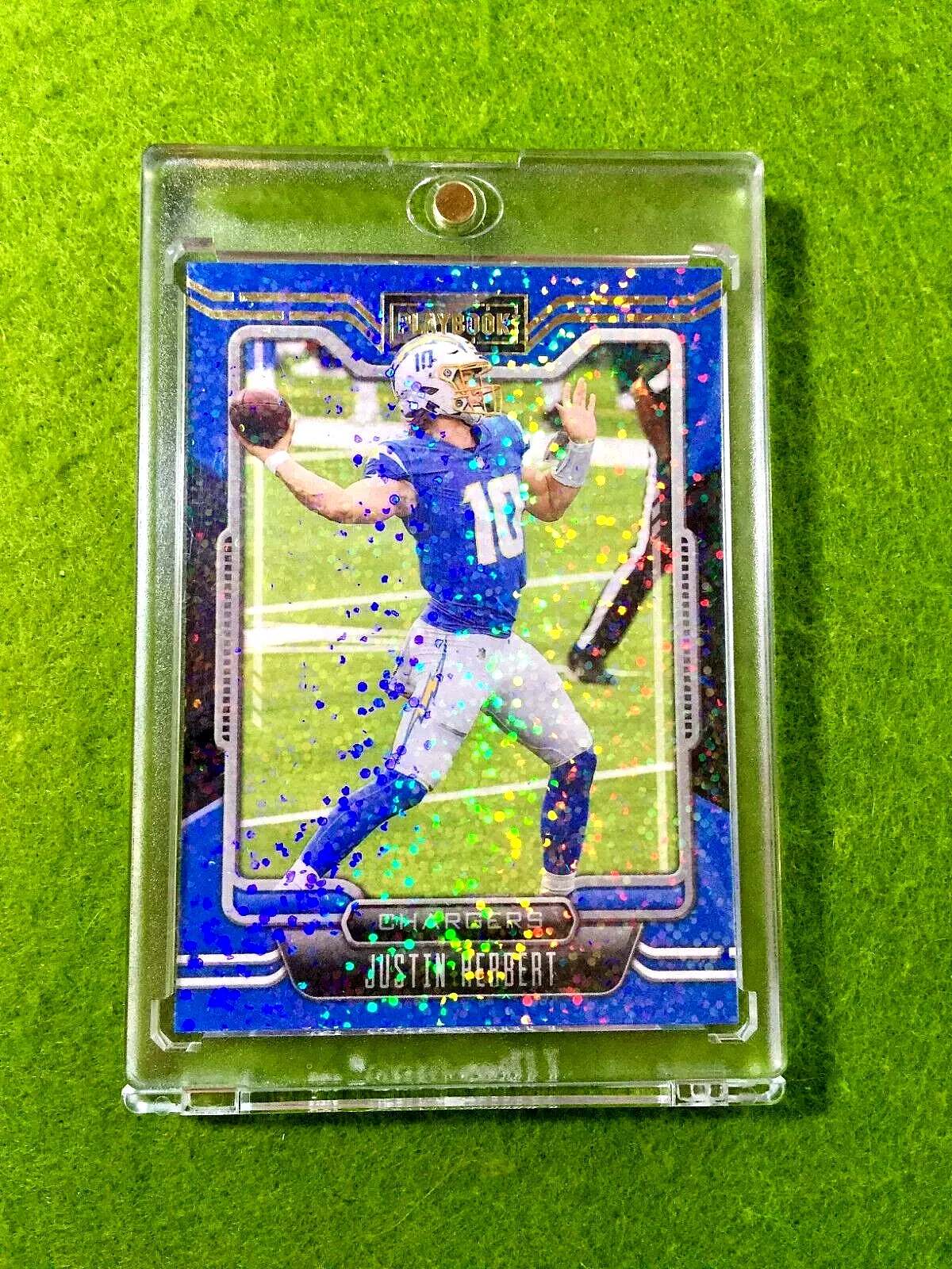 JUSTIN HERBERT WHITE SPARKLE PRIZM CARD JERSEY 10 Chargers 2021 Panini