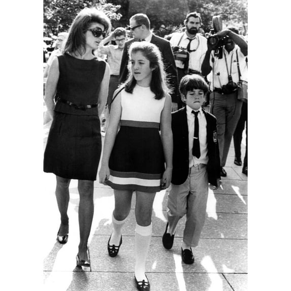 Jacqueline Kennedy History (24 x 36)
