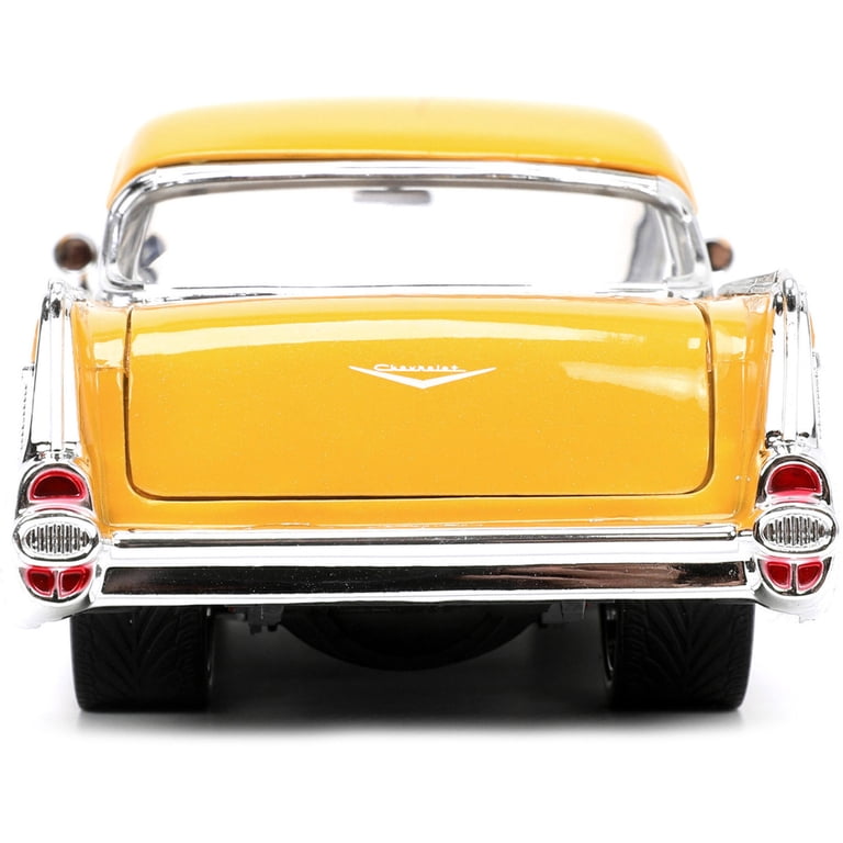 Jada Toys Big Time Muscle 1:24 1957 Chevy Bel-Air Die-cast Car
