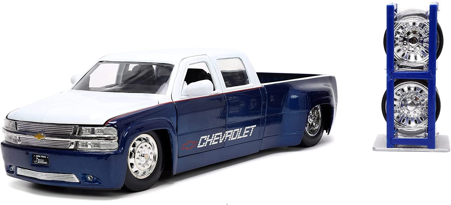 ミニカー 1999 CHEVY SILVERADO DOOLEY 1999 Chevrolet Silverado Dooley White 1/24 Diecast Model Car