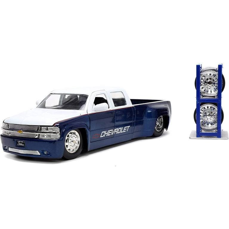 ミニカー 1999 CHEVY SILVERADO DOOLEY 1999 CHEVROLET