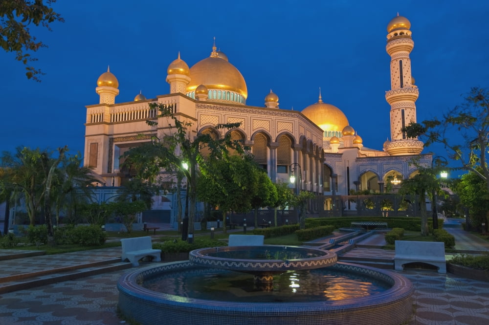 JameAsr Hassanil Bolkiah Mosque Bandar Seri Begawan Brunei Canvas Art - David Kirkland Design Pics (38 x 24)