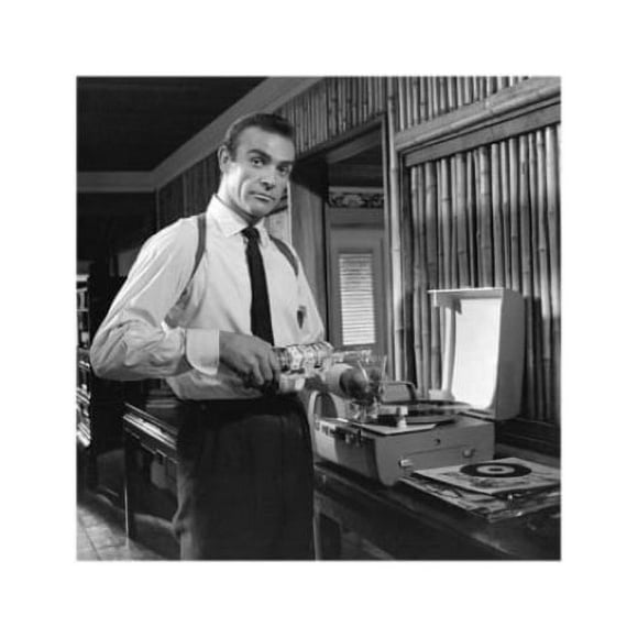 James Bond - Vodka Martini Poster (16 x 16)