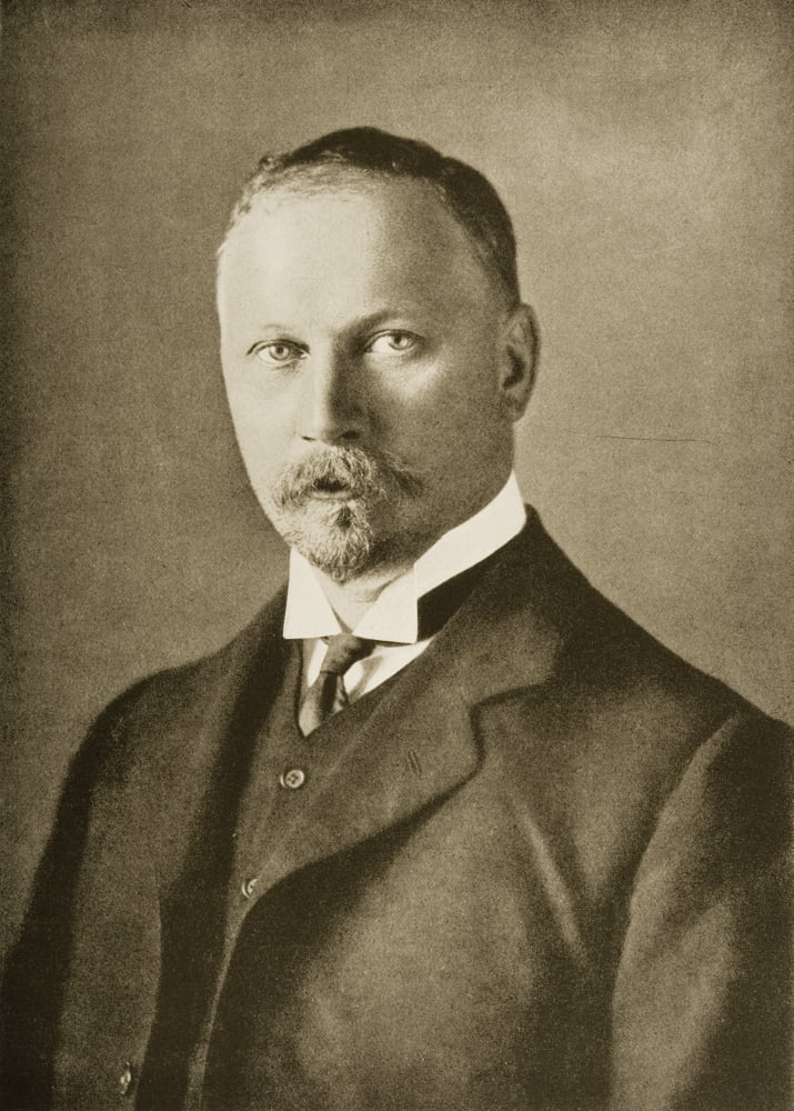 Jan Christiaan Smuts Lieutenant General The Right Honourable JC Smuts 1870 1950 South African StatesmanFrom A Photograph By Elliott And Fry Canvas Art - Ken Welsh Design Pics (24 x 34)