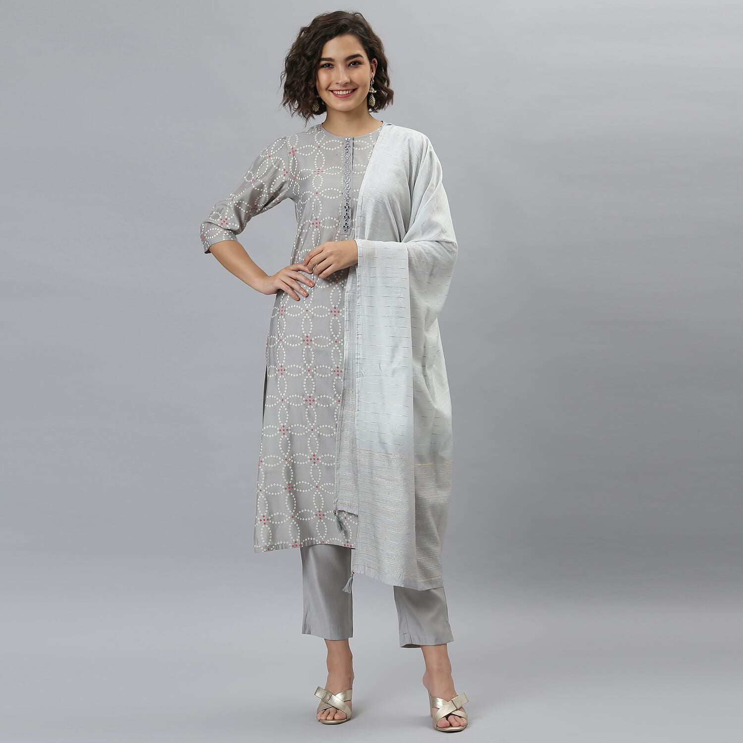 Janasya Indian Round Neck 3/4 Sleeve Bandhani Grey Poly Silk Kurta With Pant and Dupatta For