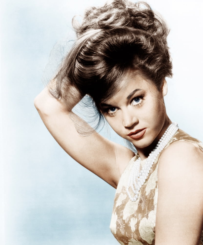Jane Fonda Canvas Art - (16 x 20)