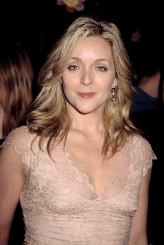 Jane Krakowski At The Third Season Premiere Of Six Feet Under Canvas Art - (16 x 20)