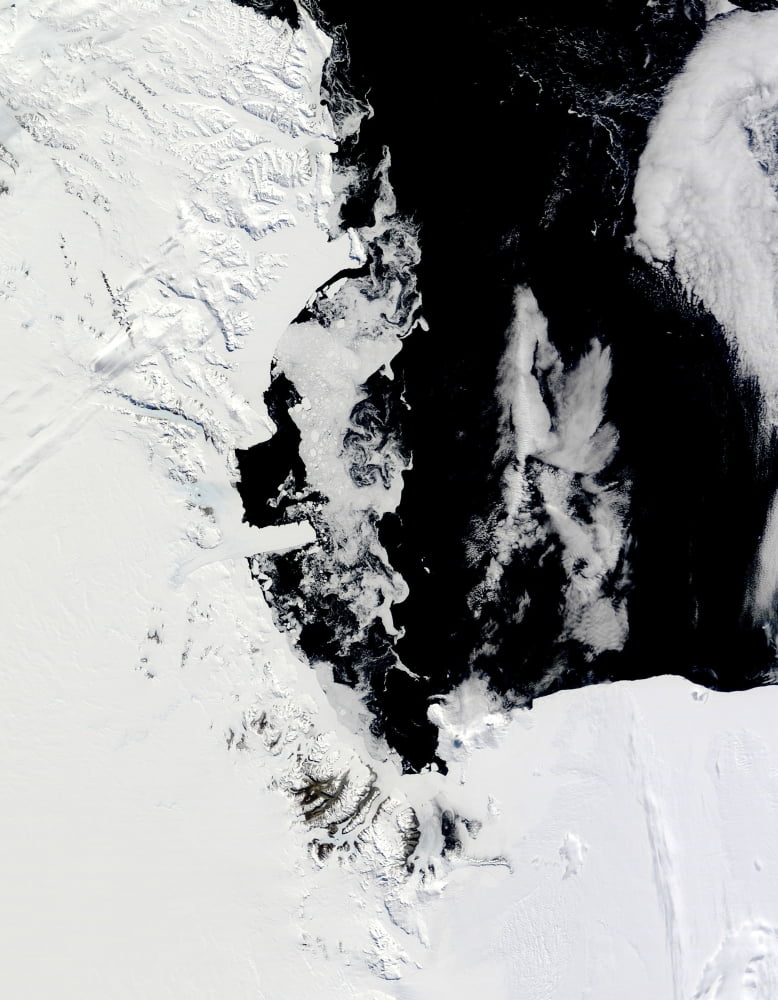 January 18 2010 - Ross Sea Antarctica Canvas Art - Stocktrek Images (25 x 32)